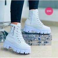 Vente en gros de bottes pour femmes en cuir verni noir tendance hiver, imperméables, de luxe, à plateforme et à talon épais, collection femme 2023