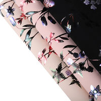 Vente en gros de tissu synthétique en cuir PU gaufré doux imprimé numériquement en PVC personnalisé, imperméable et résistant à l'abrasion, pour chaussures et sacs