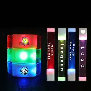 Pulsera Luminosa Magnética de Seguridad LED para Correr de Noche, Banda Transparente con Logotipo Personalizado, Regalos Publicitarios, Pulseras Promocionales - Product Image 1