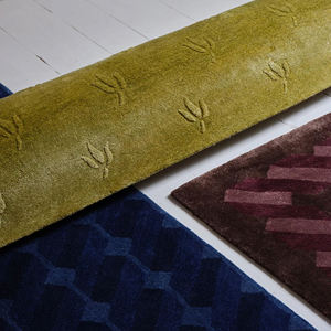 Tapis d'intérieur en laine géométrique tonal artistique |   Tapis à poils longs doux et épais, tissé à la main, couleur beige et crème, pour les espaces de salon très fréquentés - Product Image 4