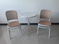 Chaise de salle à manger moderne en plastique polypropylène de haute qualité, chaise de Restaurant en plastique respirant et empilable