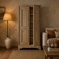 Buffet de rangement luxueux en chêne massif avec moulures sculptées à la main, motifs diamant et panneaux en relief, idéal pour la maison, le bar ou l'hôtel