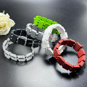Bracelet populaire en bois avec icônes de saints religieux, bracelet à perles vierges avec plaques en bois ou en acrylique - Product Image 4