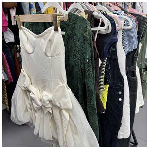 ชุดเสื้อผ้าผู้หญิงใหม่เอี่ยมขายส่ง เสื้อผ้าผู้หญิงมือสอง จัดส่งแบบสุ่ม คุณภาพสูง ชุดเสื้อผ้าคิดเออร์ - Product Image 3