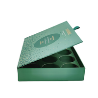 Boîte de chocolat rigide recyclable personnalisée de luxe 16 pièces écologique à la mode feuille de papier d'art de qualité alimentaire feuille d'or sucre recyclé