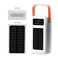 Boîte de batterie solaire grande capacité 70000mAh avec 3 câbles intégrés et lampe torche pour les voyages en plein air