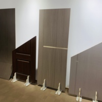 Plaques de porte en mélamine à grain de bois moderne de 18 mm pour villa, appartement et hôtel, résistantes à l'humidité, durables, garantie 5 ans