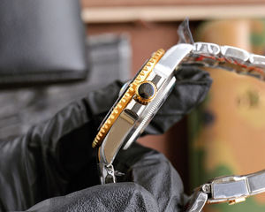 Les crochets ergonomiques sont extrêmement confortables à porter. La meilleure recommandation de luxe : Montre mécanique pour homme - Product Image 2