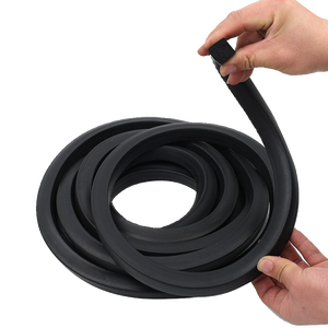 Bande de caoutchouc mousse EPDM noire en forme carrée, bande d'étanchéité souple pour cabines de bateaux et enclos, utilisée pour le remplissage des espaces creux par des bulles - Product Image 1