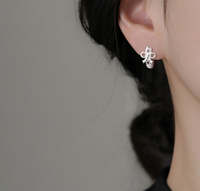 Boucles d'oreilles créoles creuses en forme de nœud pour femmes, plaquées, style Huggie, minimalistes, pour filles, bijoux quotidiens doux, cadeau, boucles d'oreilles de ballet