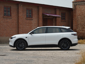 Leapmotor C11รถไฟฟ้าแฮทช์แบคไฟฟ้าความเร็วสูงใหม่พวงมาลัยซ้ายพร้อมชิ้นส่วน - Product Image 2