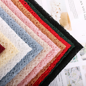 Jupe habillée en polyester de 150 cm de large pour femmes en rouge et <span class=keywords><strong>noir</strong></span> coloré grand trou tricot <span class=keywords><strong>maille</strong></span> filet dentelle tissu non extensible pour les filles - Product Image 5