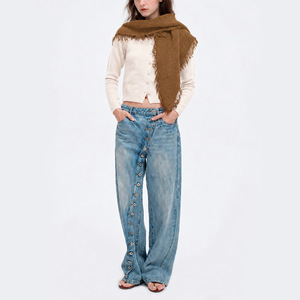 Bufanda de mezcla de lana con logo personalizado, borlas y flecos, chal triangular grande, para otoño e invierno, venta al por mayor directa de fábrica - Product Image 2