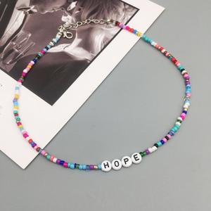 2025 nouveau haute qualité Boho à la main bricolage coloré collier de perles de rocaille nom personnalisé Logo sourire visage collier ras du cou pour femmes filles - Product Image 3