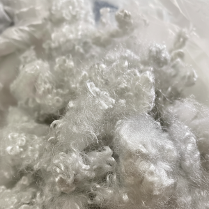 Matériau de remplissage anti-distorsion de qualité recyclable ignifuge conjugué creux en fibre discontinue de polyester recyclé pour couvertures - Product Image 1