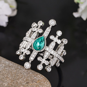Elegante Anello Geometrico a Goccia Stile Corte per Donne, Gioiello da Dito alla Moda Principesca - Product Image 6