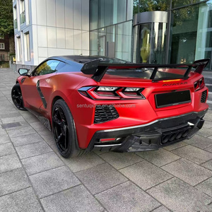 Kit carrosserie en fibre de carbone sèche pour Chevrolet Corvette C8, comprenant un diffuseur avant, un spoiler, un capot et un pare-chocs. - Product Image 5