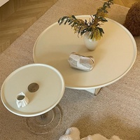 Table basse en bois style crème pour salon, mobilier pour petites maisons, nouvelle collection 2026, design minimaliste haut de gamme, aspect luxe léger