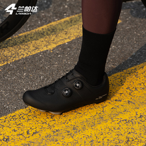 Chaussures de cyclisme de montagne Chaussures de vélo <span class=keywords><strong>VTT</strong></span> pour hommes Chaussures de vélo de montagne - Product Image 1