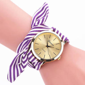 Nuovo Stile Orologio da Polso in Tessuto per <span class=keywords><strong>Donna</strong></span>, Elegante Orologio da <span class=keywords><strong>Donna</strong></span> con Cinturino in Tessuto, Dolce Orologio Bracciale per Ragazze - Product Image 5
