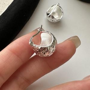 ต่างหูเงินแท้ S925 ดีไซน์เฉพาะตัว ประดับเพชรระยิบระยับ งานฝีมือ CNC รูปดอกไม้ หรูหรา เรียบง่าย ทันสมัย - Product Image 4