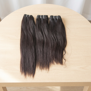 Extensiones de paquete Frontal de onda de agua recta sedosa de pelo indio virgen Natural 100% con cinta de trama doble cruda características invisibles - Product Image 4
