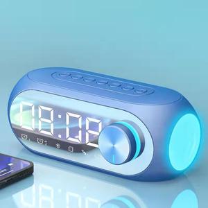 Reloj Despertador con Superficie de Espejo, Altavoz Bluetooth, Configuración de Alarma Dual, Reproductor USB y TF, Caja de Sonido para Escritorio y Dormitorio - Product Image 4
