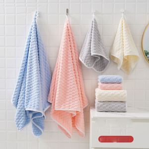 Ensemble de serviettes de bain en polaire corail rembourrée, écologiques, à séchage rapide, douces et absorbantes, couleur unie, tissées, pour la maison, avec logo personnalisé, vente en gros 2026 - Product Image 3