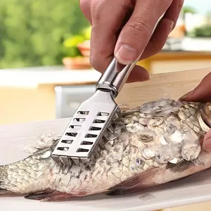 Removedor de Escamas de Pescado de Acero Inoxidable Premium, Herramienta Integrada para Desescamar Pescado con Cuchilla Dentada, Herramienta para Pescados - Product Image 2