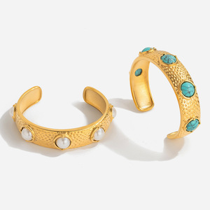 Bracelet manchette tendance en alliage de zinc doré avec incrustation de perles, design ouvert, bijoux unisexe - Product Image 1