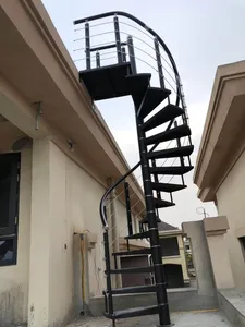 Escaliers en spirale en bois en acier de taille adaptée aux besoins du client par noir
