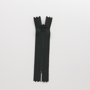 YKK cerniera all'ingrosso in resina rossa con cerniera a catena lunga cerniera in plastica personalizzata - Product Image 4