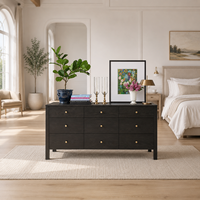Commode à 9 tiroirs en chêne massif, style luxe discret et moderne, pour suite de chambre principale