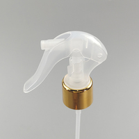 Flacon pulvérisateur cosmétique en plastique anti-déversement avec pompe PP haute précision à brume fine et fermeture UV dorée 24/410 28/410, verrouillage haut-bas