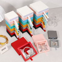 Boîte en carton blanc en stock, boîte de présentation flottante, boîte à bijoux minimaliste à tiroir coulissant, boîte de rangement pour colliers et bagues