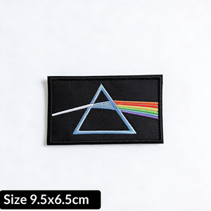 Toppa Ricamata Personalizzata Pink Floyd '<span class=keywords><strong>Dark</strong></span> <span class=keywords><strong>Side</strong></span> <span class=keywords><strong>of</strong></span> <span class=keywords><strong>the</strong></span> <span class=keywords><strong>Moon</strong></span>' 9.5x 6.5cm Termoadesiva Adatta per Giacche e Borse - Product Image 2