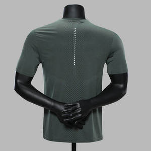 Haut de sport pour homme, vêtements de sport, 85% nylon, 15% élasthanne, t-shirt de sport léger et élastique pour la gym et la course à pied - Product Image 5