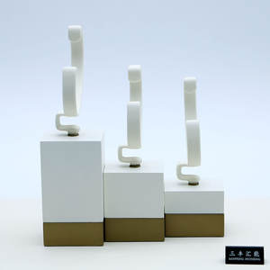 ساعة فاخرة عالية الجودة بالجملة حامل عرض حلقة C من المصنع تصميم أصلي نافذة العرض - Product Image 2