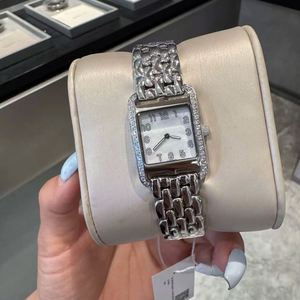 Reloj de Cuarzo Ronda de Lujo para Mujer, Diseño Moderno, Esfera Pequeña, Visualización de Agujas, Alta Calidad, Accesorio de Moda Ejecutiva - Product Image 5