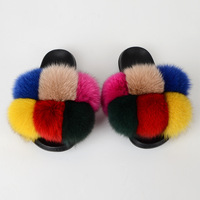 Pantoufles plates en fourrure de raton laveur à six boules de couleurs mélangées Sandales en fourrure de renard Pom Pom Slides pour femmes