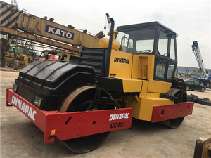 รถบดอัดแอสฟัลต์แบบสั่นสะเทือนสองลูกกลิ้ง Dynapac CC421 รุ่นดั้งเดิมของสวีเดน ใช้สำหรับการบดอัดแอสฟัลต์ การก่อสร้างทางหลวง และการซ่อมแซมถนน - Product Image 5
