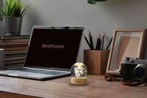 Colgantes de Bola de Cristal de Alta Calidad con Base de Madera Luminosa Circular, Pequeña Luz Nocturna de Moda, Venta al por Mayor, Tallado 3D en el Interior - Product Image 3