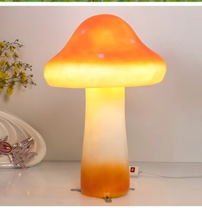 Lampe en forme de champignon luminescent simulé personnalisée, en plastique et résine durables, alimentée par énergie solaire, décorative pour l'extérieur, pour Noël - Product Image 4