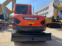 Excavatrice compacte d'occasion Doosan DX75 modèle 2018 de 7,5 tonnes, d'origine coréenne, de haute qualité, bien entretenue, pour travaux routiers