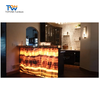 Comptoir de bar d'angle lumineux à LED en marbre onyx au design moderne pour la maison