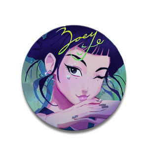 Insignia <span class=keywords><strong>de</strong></span> Metal Laminado Brillante con Acabado Dorado Imitación Antigua <span class=keywords><strong>de</strong></span> Kpop Demon Hunter Girls - Product Image 3