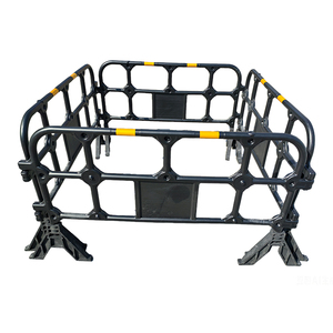 Barrera de Tráfico de Plástico 1350B, Moldeada por Soplado, HDPE, Barrera Temporal de Seguridad Vial, Control de Multitudes, Barandilla de Plástico - Product Image 5