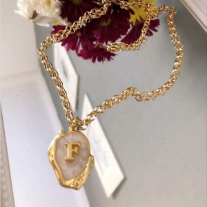 Nuovi gioielli impermeabili alla moda Custom ciondoli in oro ciondolo con parola mista grande iniziale di 26 lettere alfabeto collana pendenti - Product Image 4