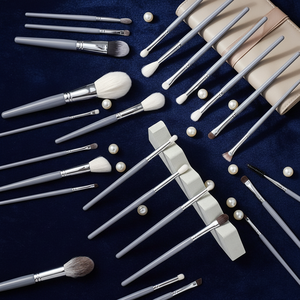 Juego de 26 Brochas de Maquillaje de Lujo Serie Gris, <span class=keywords><strong>Pelo</strong></span> Natural de Cabra, <span class=keywords><strong>Pelo</strong></span> de Zorro de las Nieves, Brocha para Rubor, Juego Completo de Brochas Profesionales para Artistas - Product Image 5