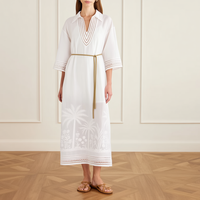 Robe de plage élégante personnalisée avec broderie de palmiers, col en V, manches 3/4, robe de plage pour femmes, robe de vacances, robe kaftan maxi blanche